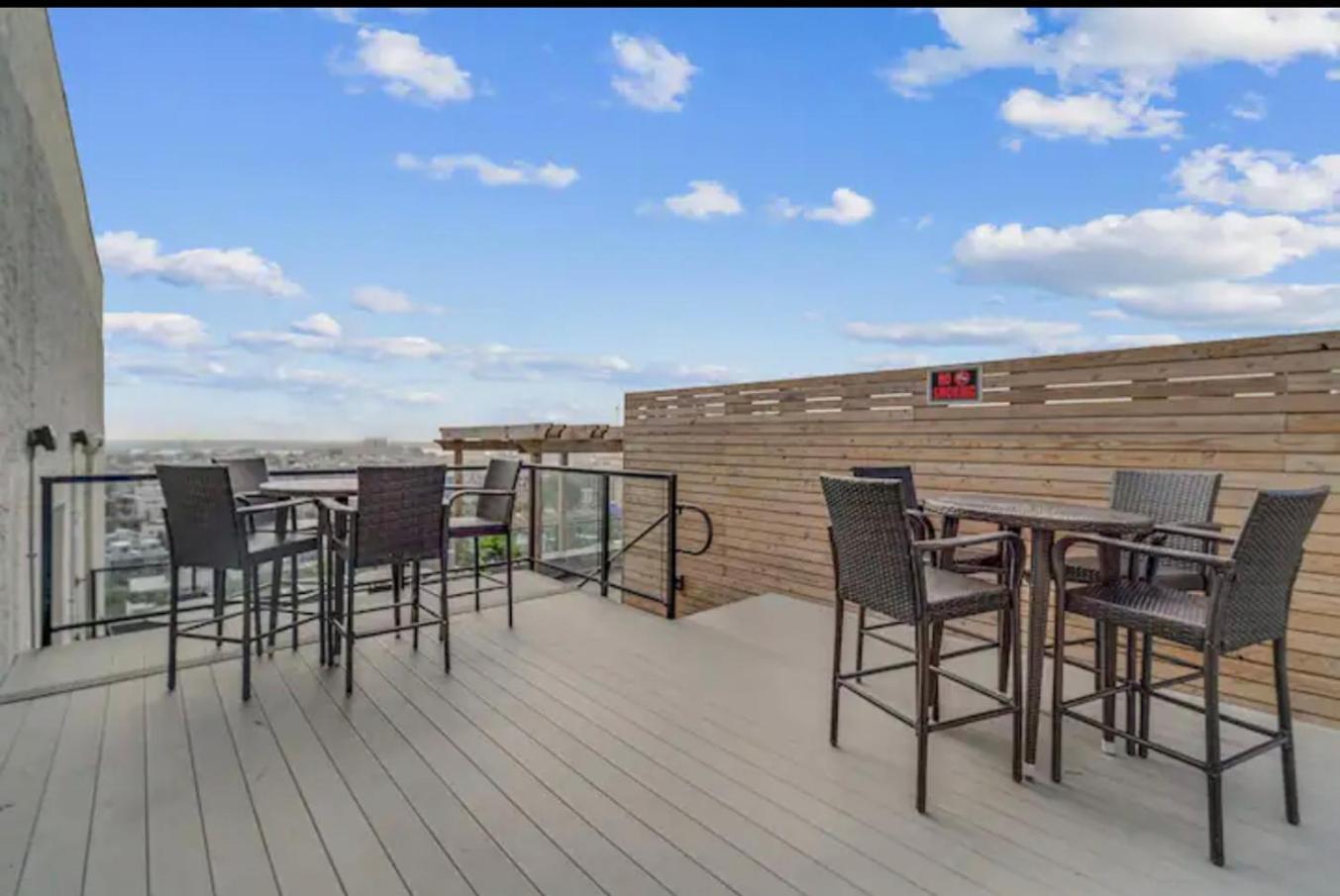 Upscale Studio W Rooftop Deck Apartment Philadelphia Exterior photo