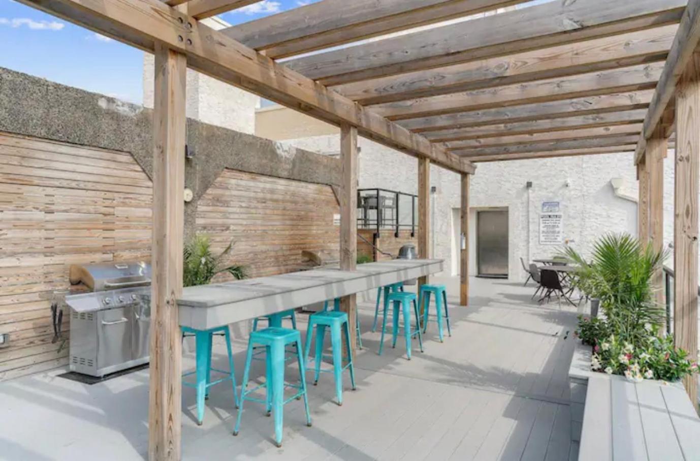 Upscale Studio W Rooftop Deck Apartment Philadelphia Exterior photo